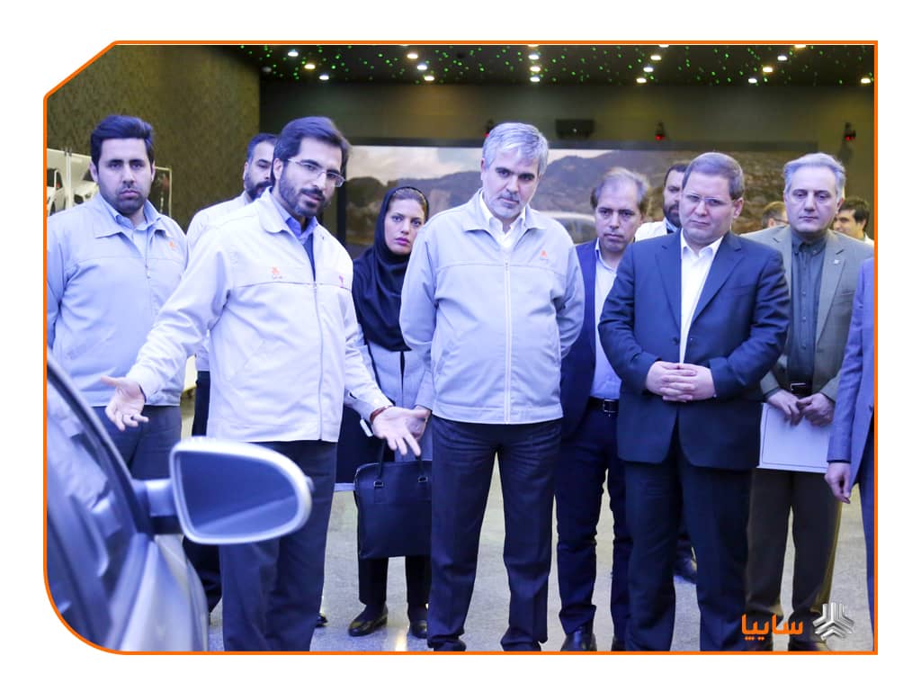 بازدید مديرعامل بانك صنعت و معدن از مرکز تحقیقات و نوآوری گروه خودروسازي سايپا